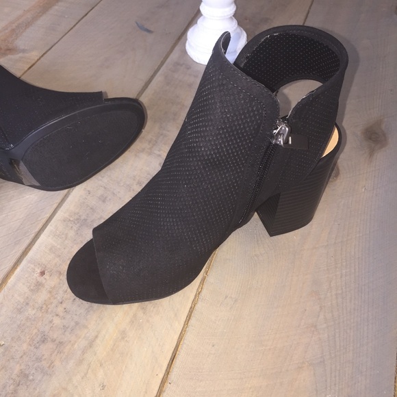 New fall winter black Peep Toe cut out booties - Picture 4 of 7